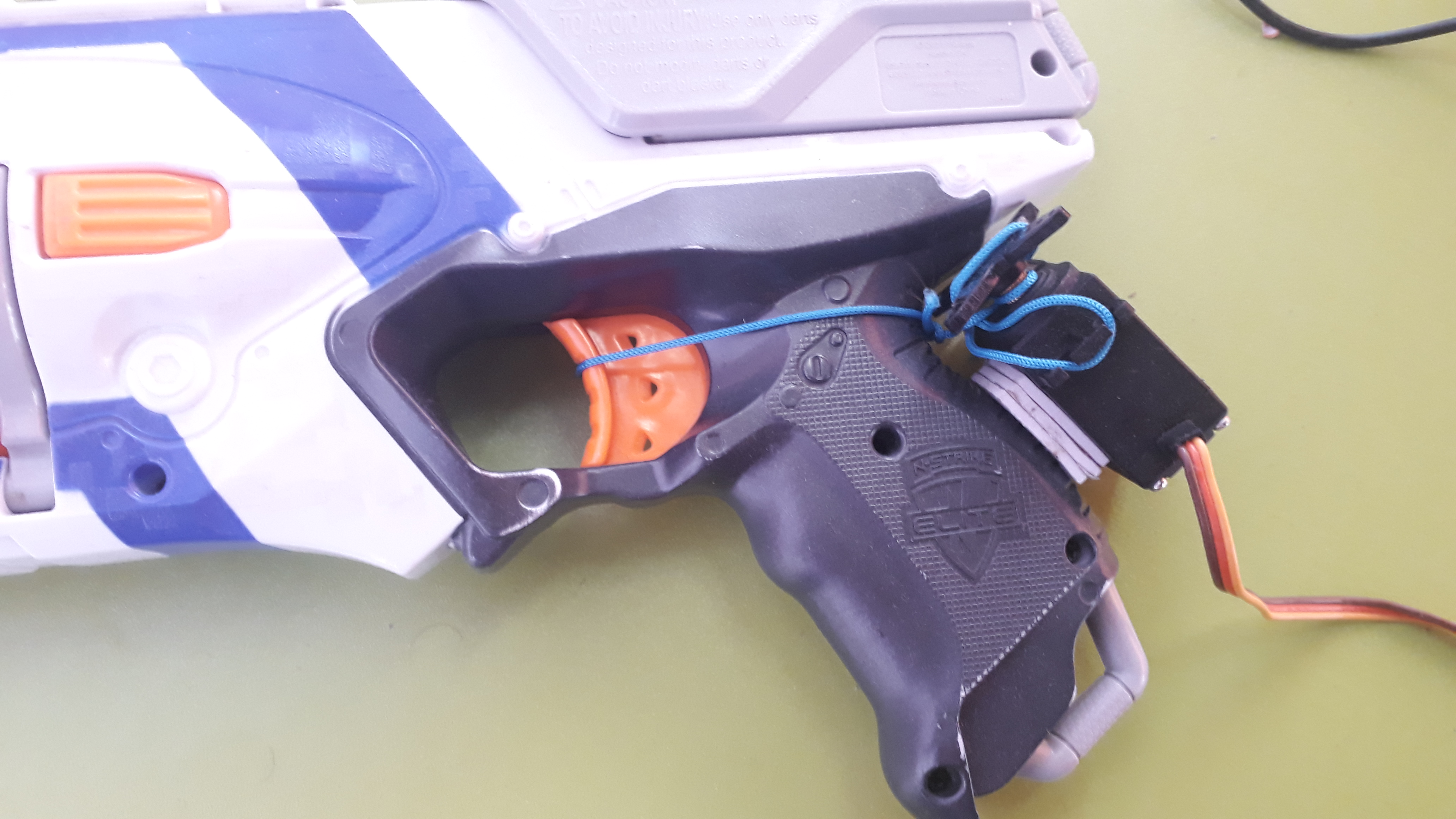 gun with servo